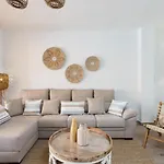 Design House 150m From Vistas