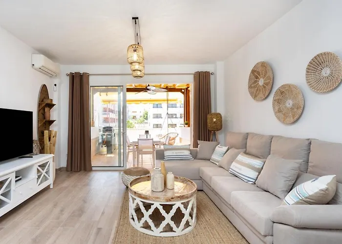 Design House 150m From Vistas