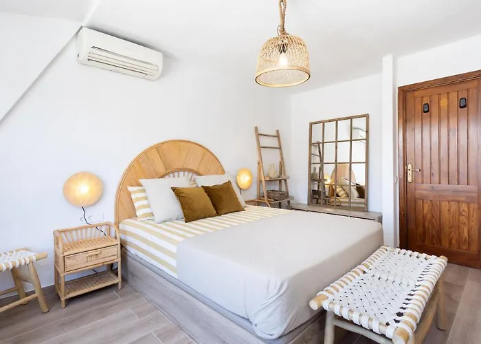 Design House 150m From Vistas